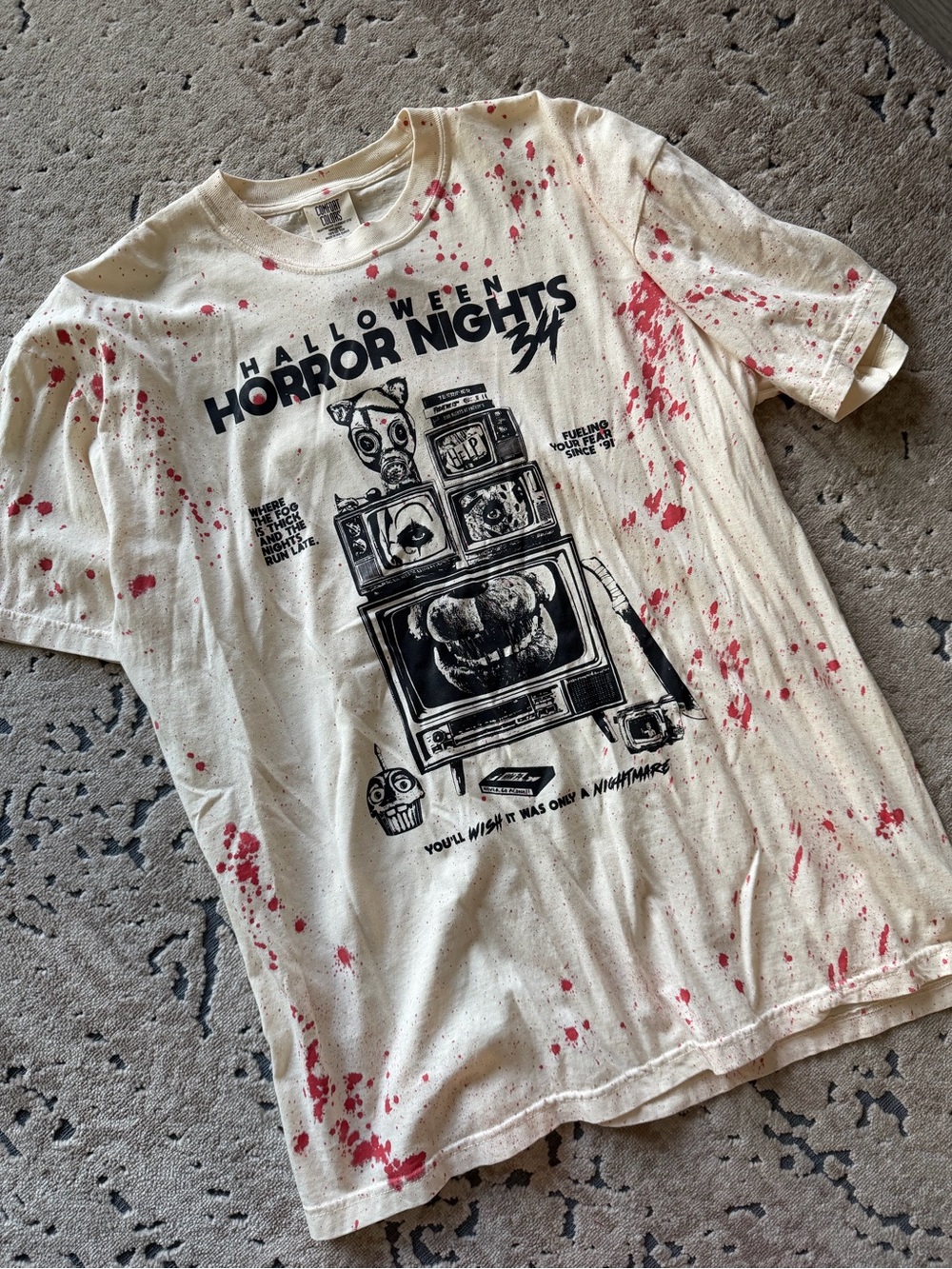 Halloween Horror Nights Graphic Tee - Cream with Red Splatter